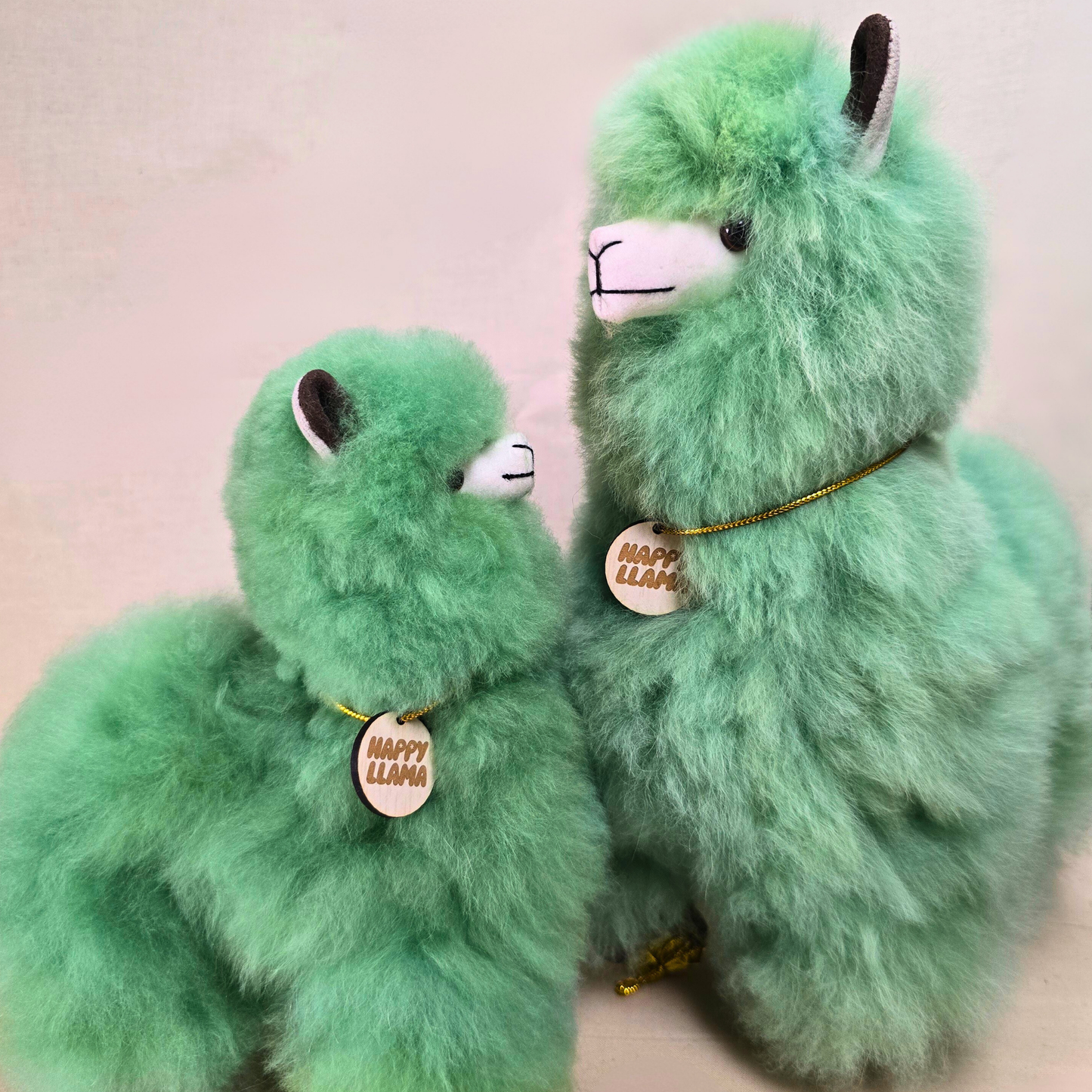 Happy Llama – Medium - Green