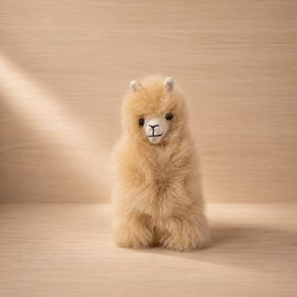 andes-signature-small-golden-caramel-baby-alpaca-llama-front.png